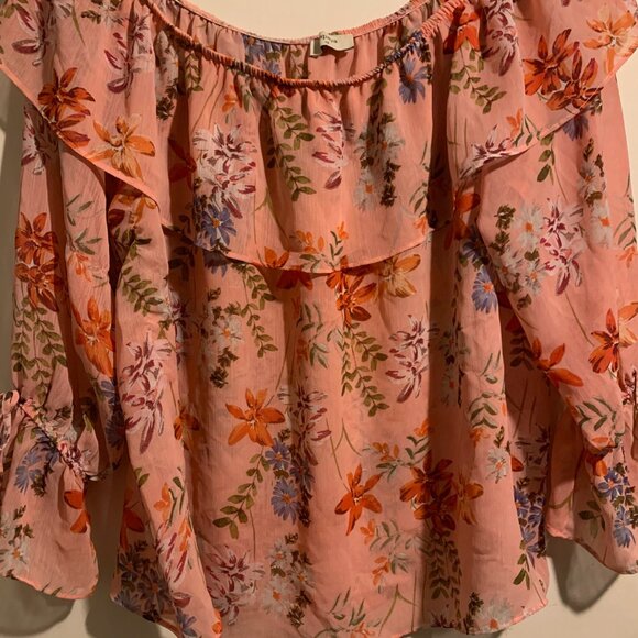 Worn a couple times but in great condition - Smoke free home - Picture 5 of 7